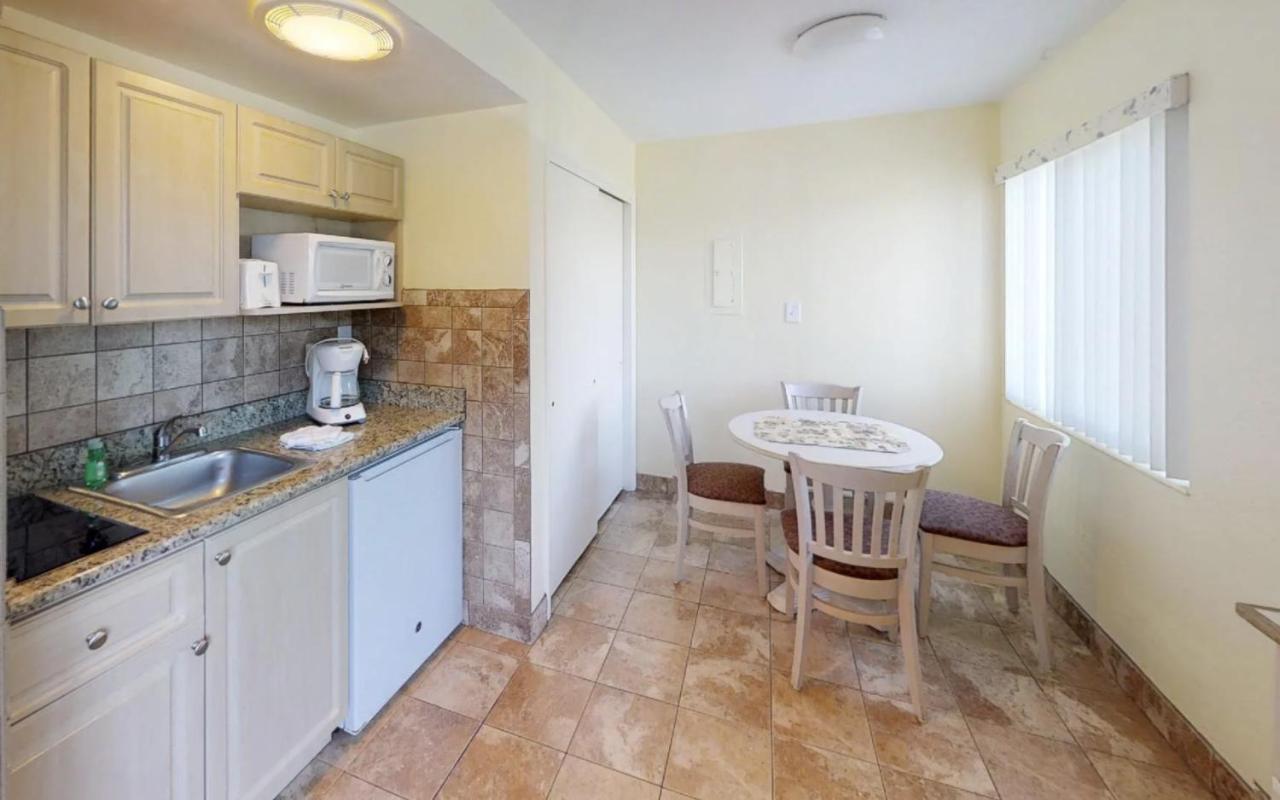 Page Terrace Beachfront Hotel St. Pete Beach Dış mekan fotoğraf